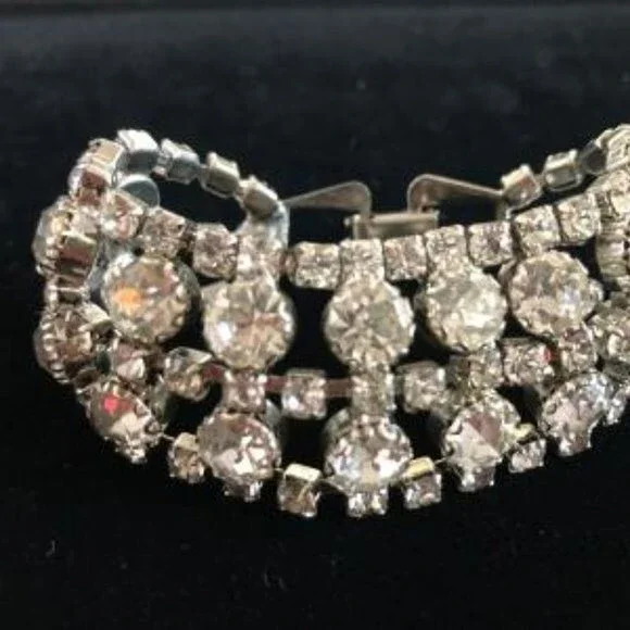 Vintage Rhinestone Bracelet and Clip On Earring Set - Picture 8 of 10